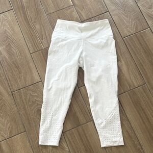 Layer 8 white athletic leggings with cutout hem Women’s size small